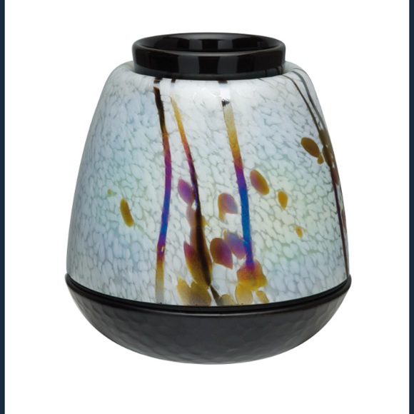 Lyric Scentsy Warmer - Picture 1 of 5